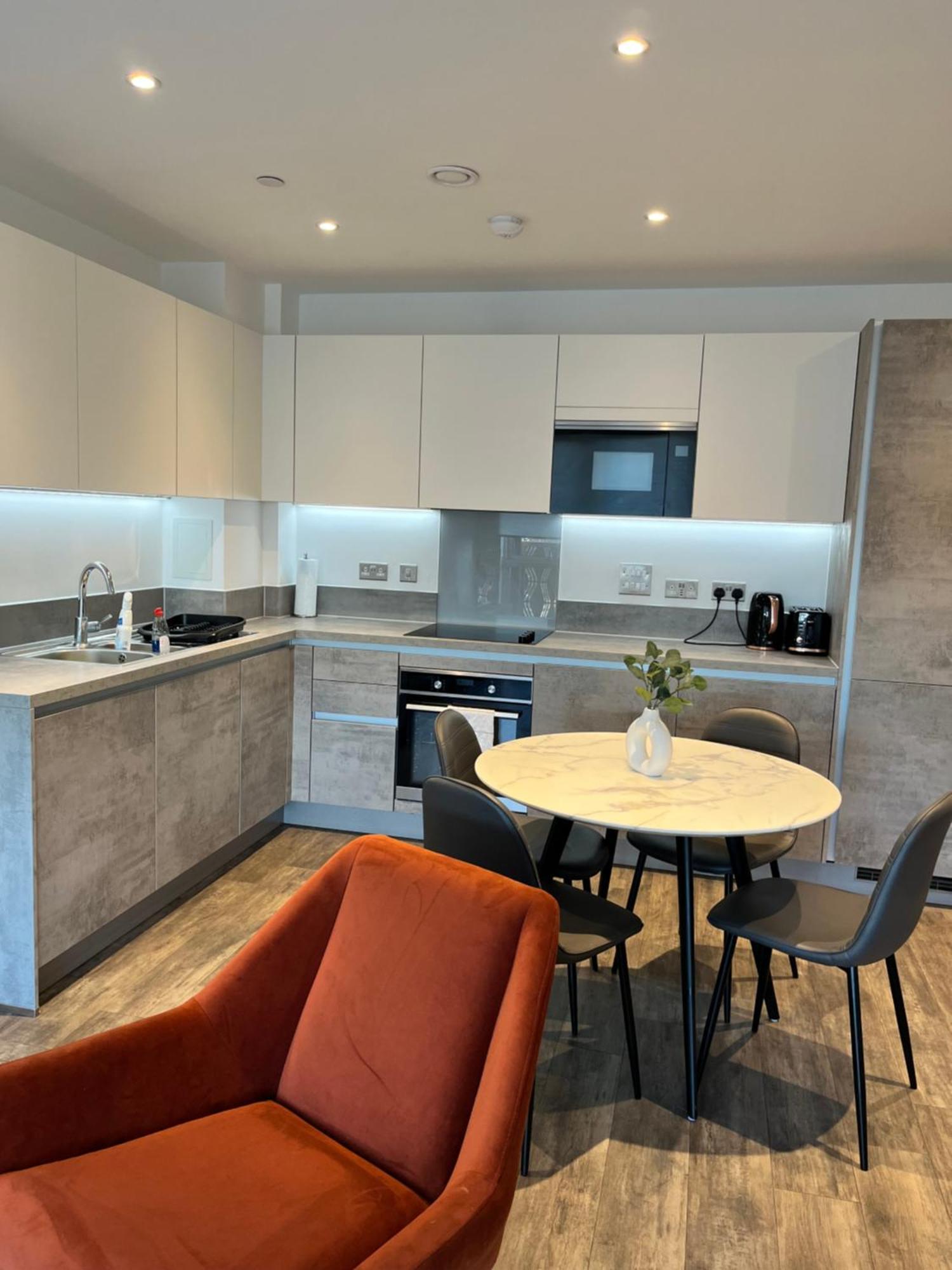 ברקינג One Bedroom Apartment מראה חיצוני תמונה