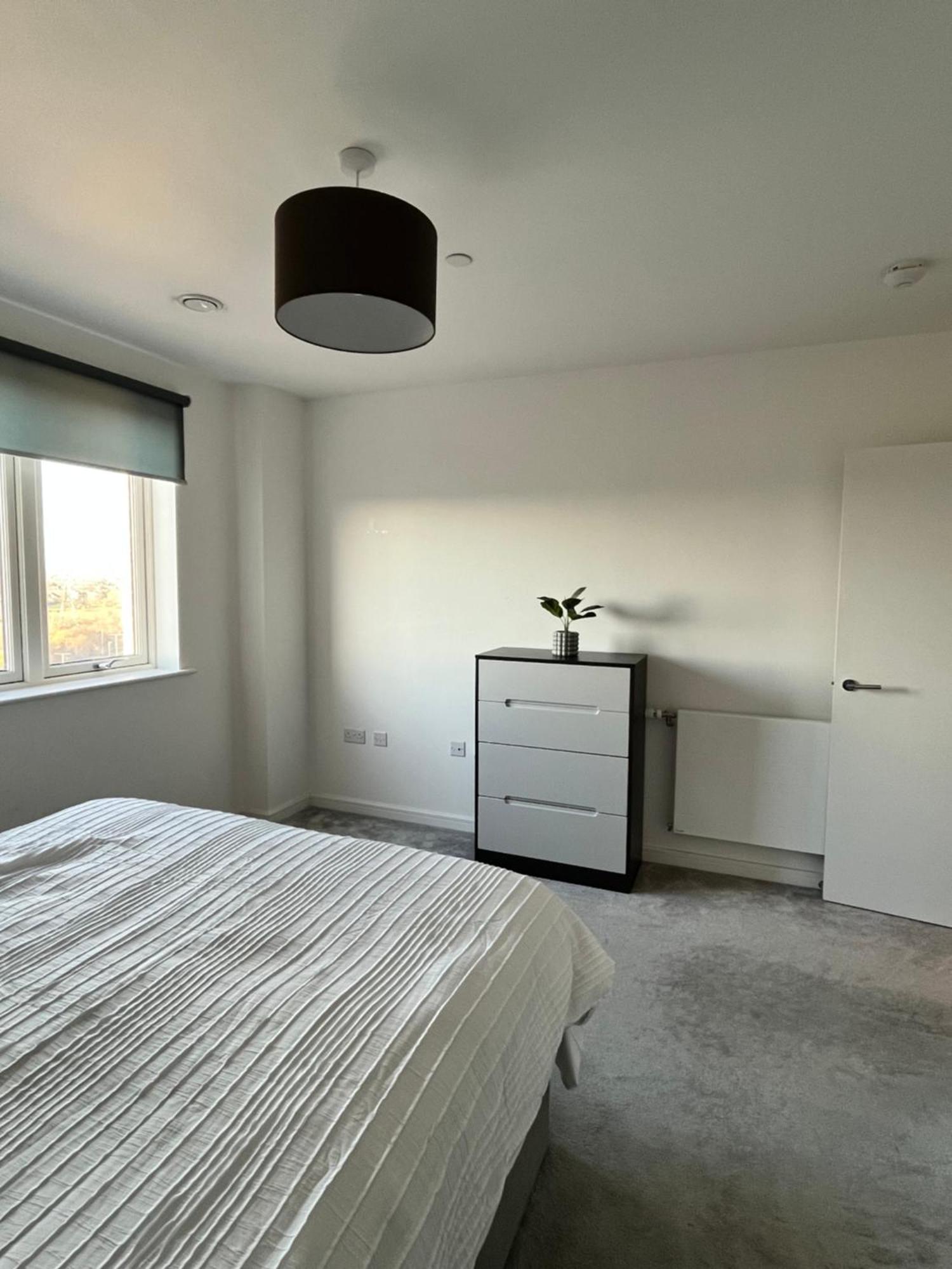 ברקינג One Bedroom Apartment מראה חיצוני תמונה